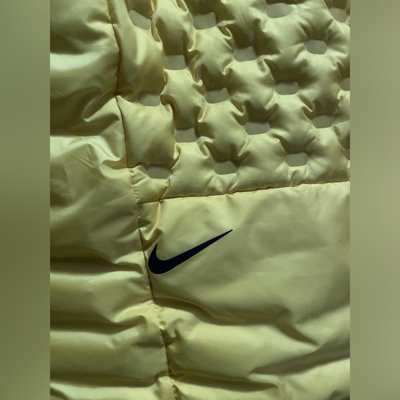 Nike Sportswear Shield Tech Jacket - Picture 12 of 13